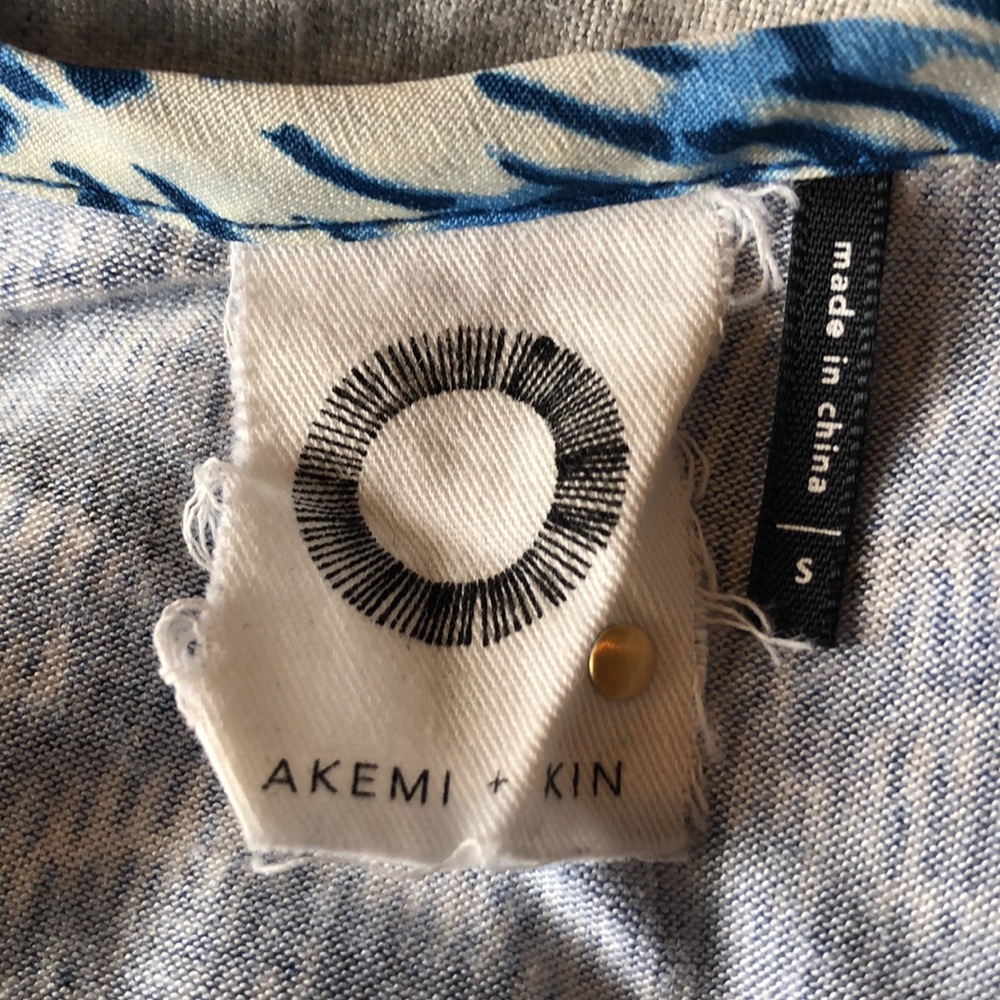 Top - Picture 2 of 4